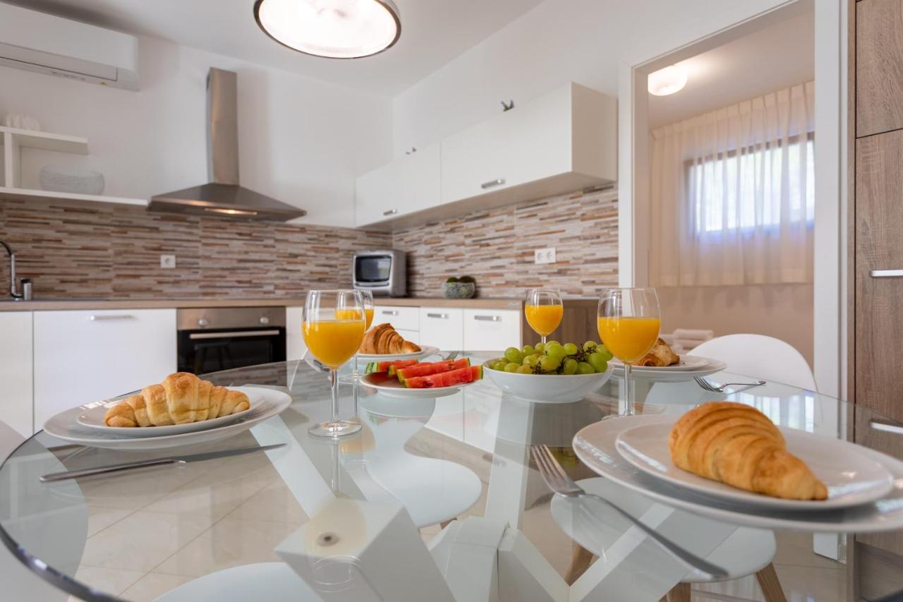Apartments House Barbara Kornić Dış mekan fotoğraf